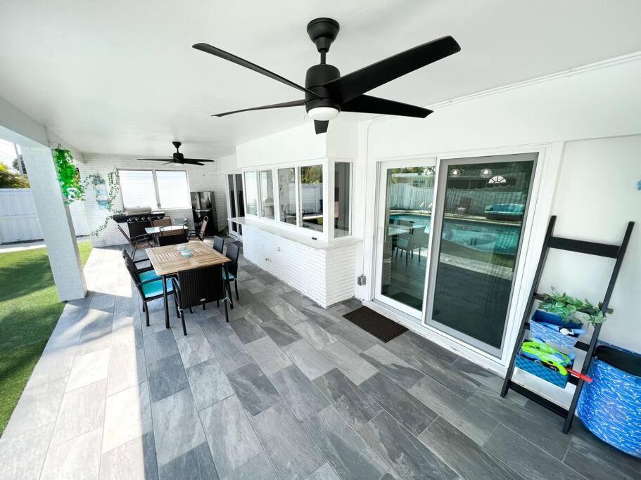 Luxurious & Modern Open Floor Plan Heated Pool Villa Hollywood Luaran gambar