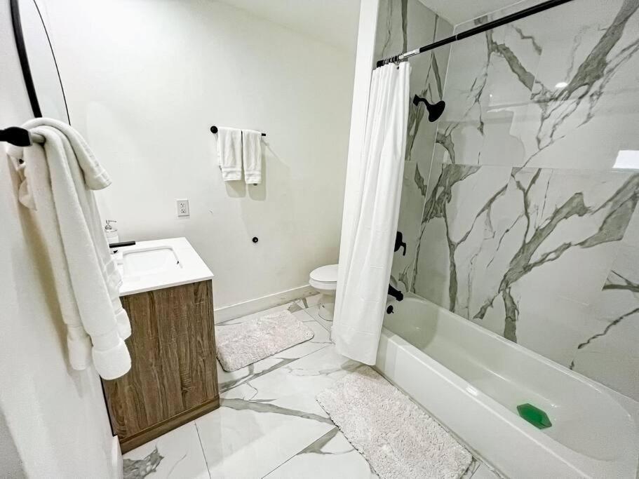 Luxurious & Modern Open Floor Plan Heated Pool Villa Hollywood Luaran gambar
