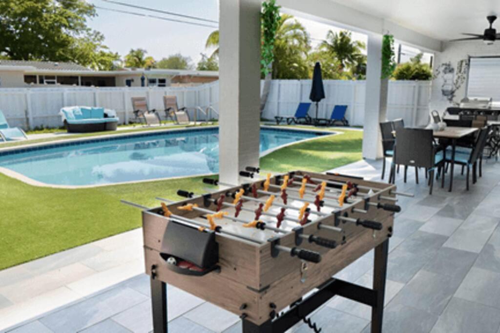 Luxurious & Modern Open Floor Plan Heated Pool Villa Hollywood Luaran gambar