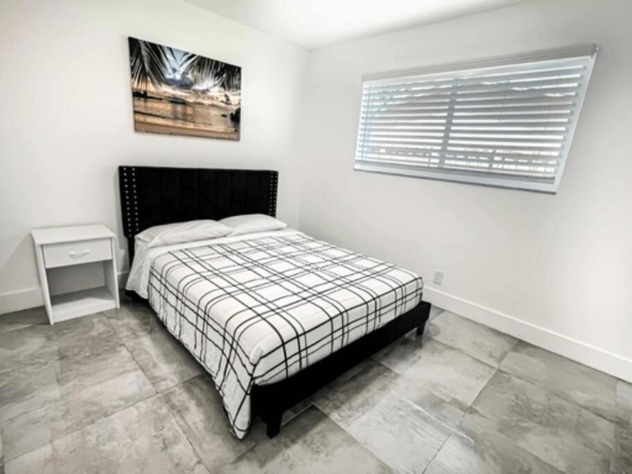 Luxurious & Modern Open Floor Plan Heated Pool Villa Hollywood Luaran gambar