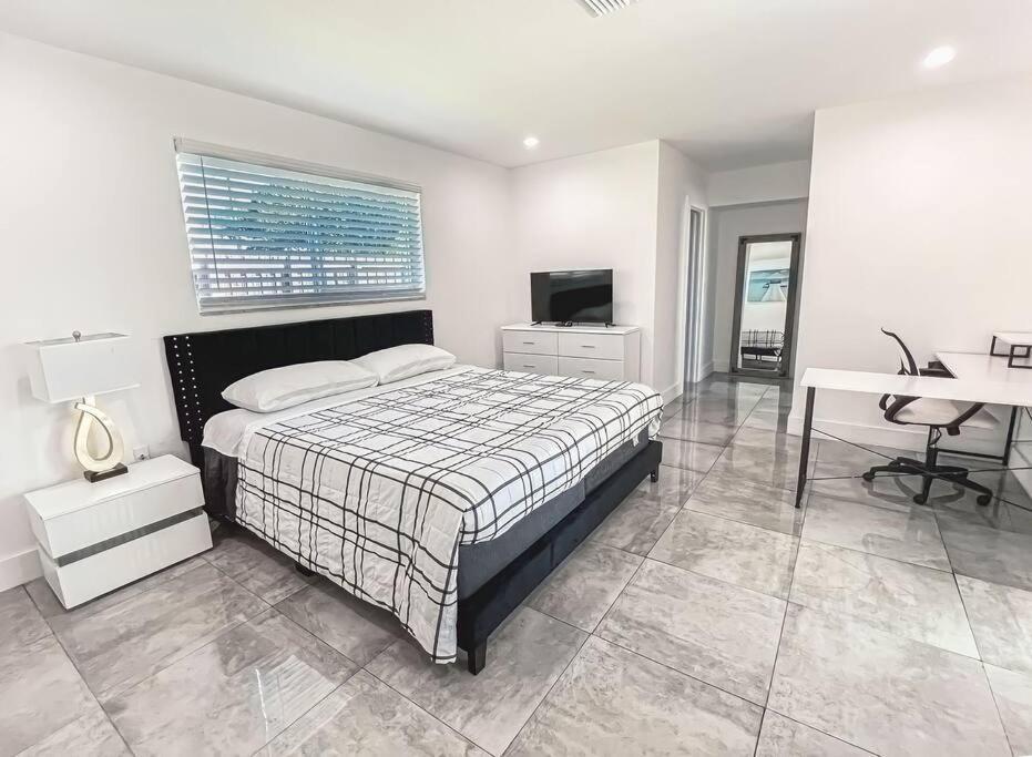 Luxurious & Modern Open Floor Plan Heated Pool Villa Hollywood Luaran gambar